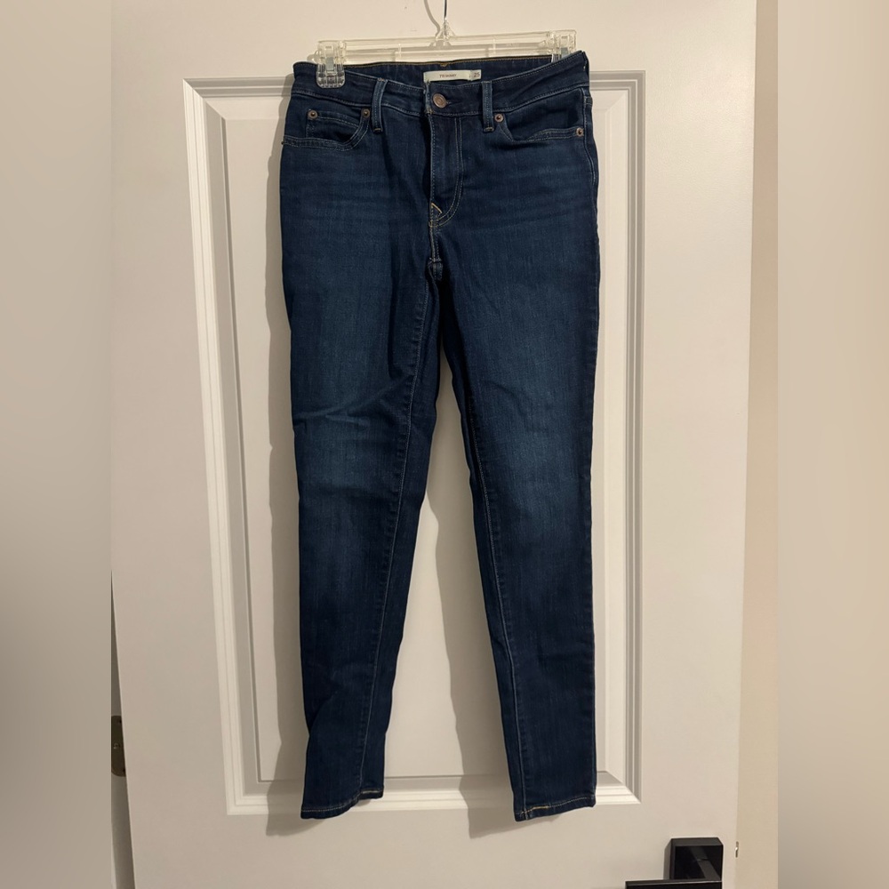 Size 25 711 Levi’s skinny jeans